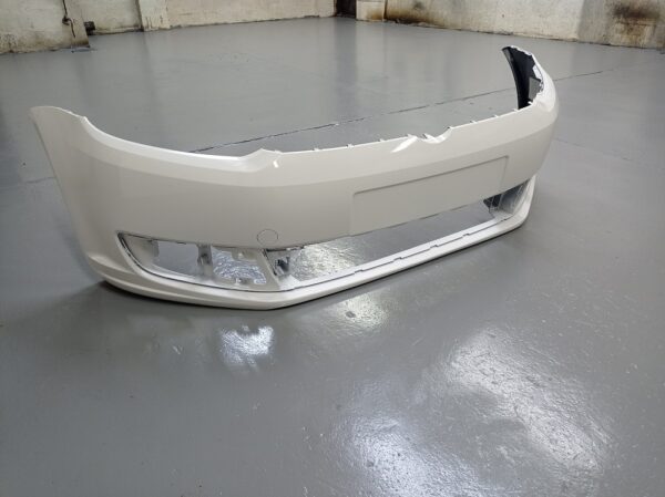 VW TOURAN 2010 – 2015 FRONT BUMPER WHITE COLOUR - Image 2