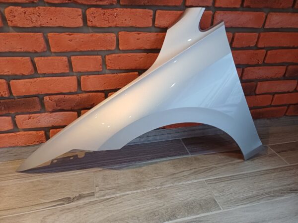 VW GOLF MK8 2020-2024 PASSENGER SIDE WING PANEL SILVER LA7W - Image 3