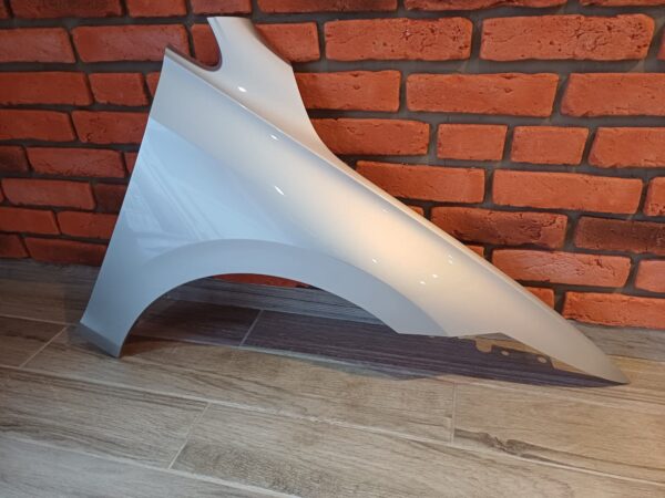 VW GOLF MK8 2020-2024 DRIVER SIDE WING PANEL SILVER LA7W - Image 2