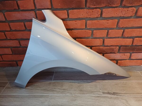 VW GOLF MK8 2020-2024 DRIVER SIDE WING PANEL SILVER LA7W - Image 3