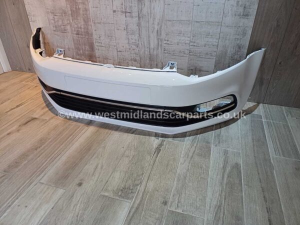 VW POLO 2014-2017 FRONT BUMPER WITH LOWER GRILLS CANDY WHITE COLOUR LB9A - Image 4