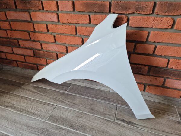 VW GOLF MK8 2020-2024 PASSENGER SIDE WING PANEL WHITE - Image 4
