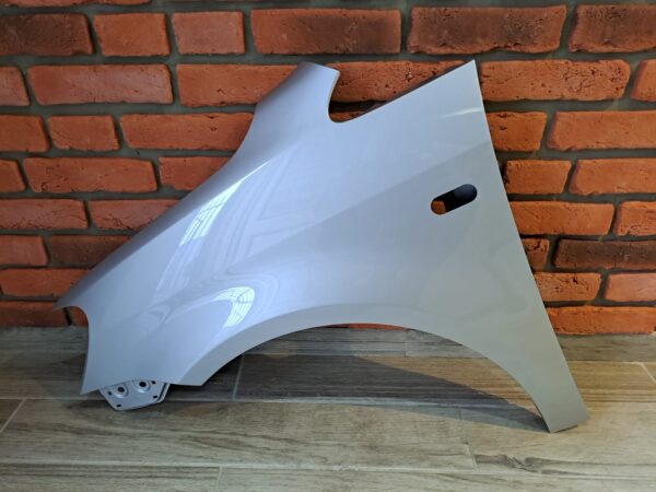 VW CADDY 2010-2015 PASSENGER SIDE WING PANEL REFLEX SILVER LA7W - Image 2