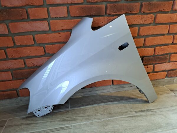 VW CADDY 2010-2015 PASSENGER SIDE WING PANEL REFLEX SILVER LA7W - Image 3