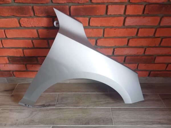 FORD FOCUS 2018-2022 DRIVER SIDE WING PANEL SILVER MOONDUST - Image 2