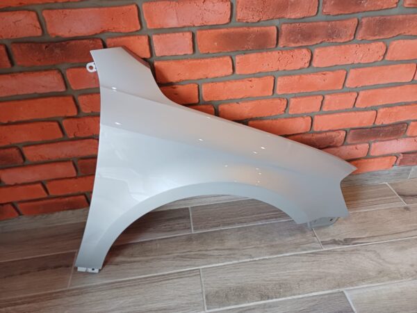 VW PASSAT B7 2010-2014 DRIVER SIDE WING PANEL SILVER COLOUR - Image 3
