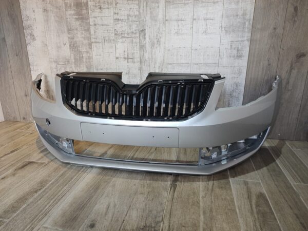 SKODA OCTAVIA 2013-2017 FRONT BUMPER SILVER COLOUR