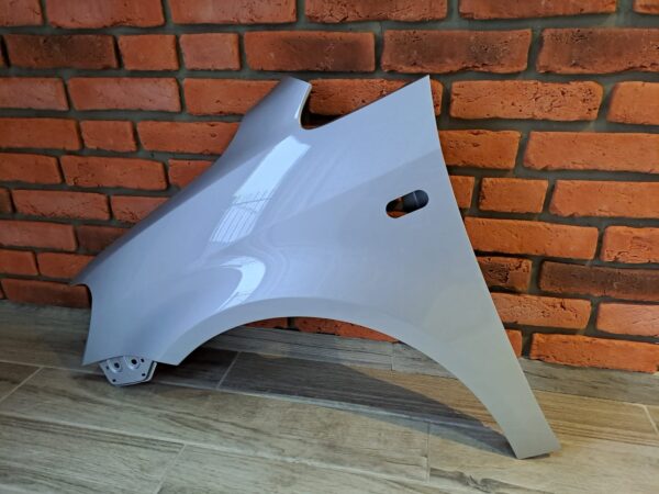 VW CADDY 2010-2015 PASSENGER SIDE WING PANEL REFLEX SILVER LA7W - Image 4