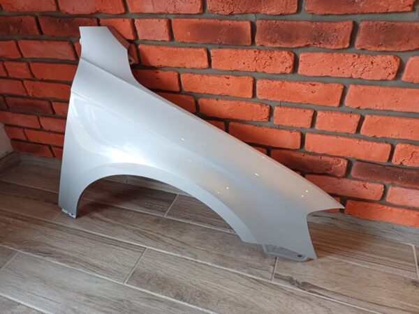 VW PASSAT B7 2010-2014 DRIVER SIDE WING PANEL SILVER COLOUR - Image 2