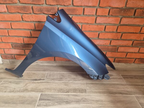 TOYOTA AURIS 2015-2018 DRIVER SIDE WING PANEL BLUE 8U6