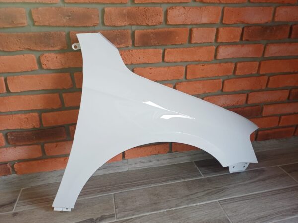 VW PASSAT B7 2010-2014 DRIVER SIDE WING PANEL WHITE COLOUR - Image 2