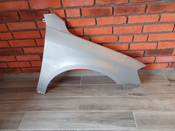 VW PASSAT B7 2010-2014 DRIVER SIDE WING PANEL SILVER COLOUR - Image 4