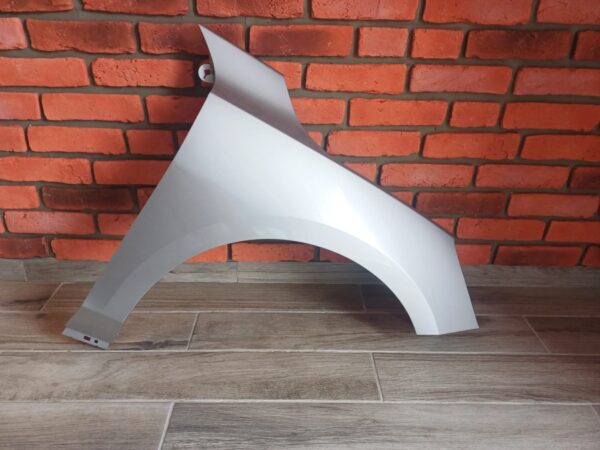 FORD FOCUS 2018-2022 DRIVER SIDE WING PANEL SILVER MOONDUST