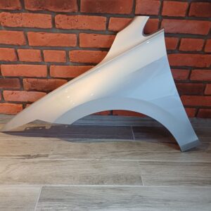 VW GOLF MK8 2020-2024 PASSENGER SIDE WING PANEL SILVER LA7W