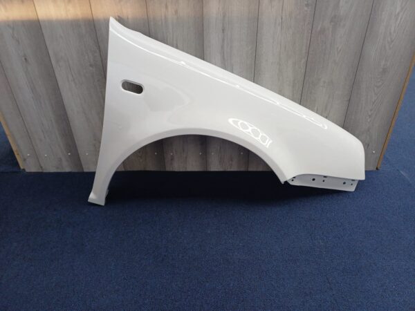 VW GOLF MK4 1998-2003 DRIVER SIDE WING PANEL WHITE COLOUR