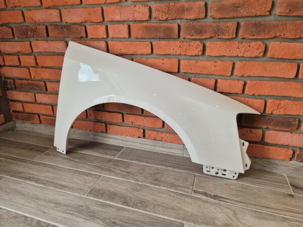 VW PASSAT B6 2005-2009 DRIVER SIDE WING PANEL WHITE COLOUR - Image 3