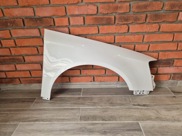VW PASSAT B6 2005-2009 DRIVER SIDE WING PANEL WHITE COLOUR