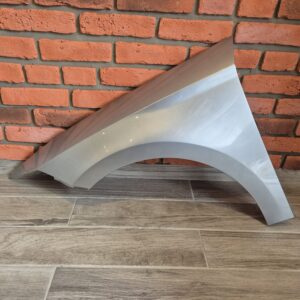 SEAT LEON 2013 – 2018 PASSENGER SIDE WING PANEL SILVER COLOUR  LX7W