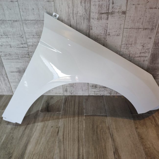 FORD FOCUS 2011 – 2018 DRIVER SIDE WING PANEL WHITE COLOUR